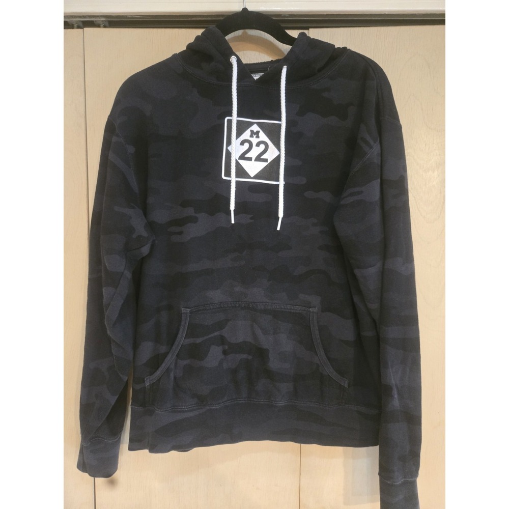 M22 Michigan Black Camo Pullover Hoodie Men's Medium Cotton Blend Traverse City